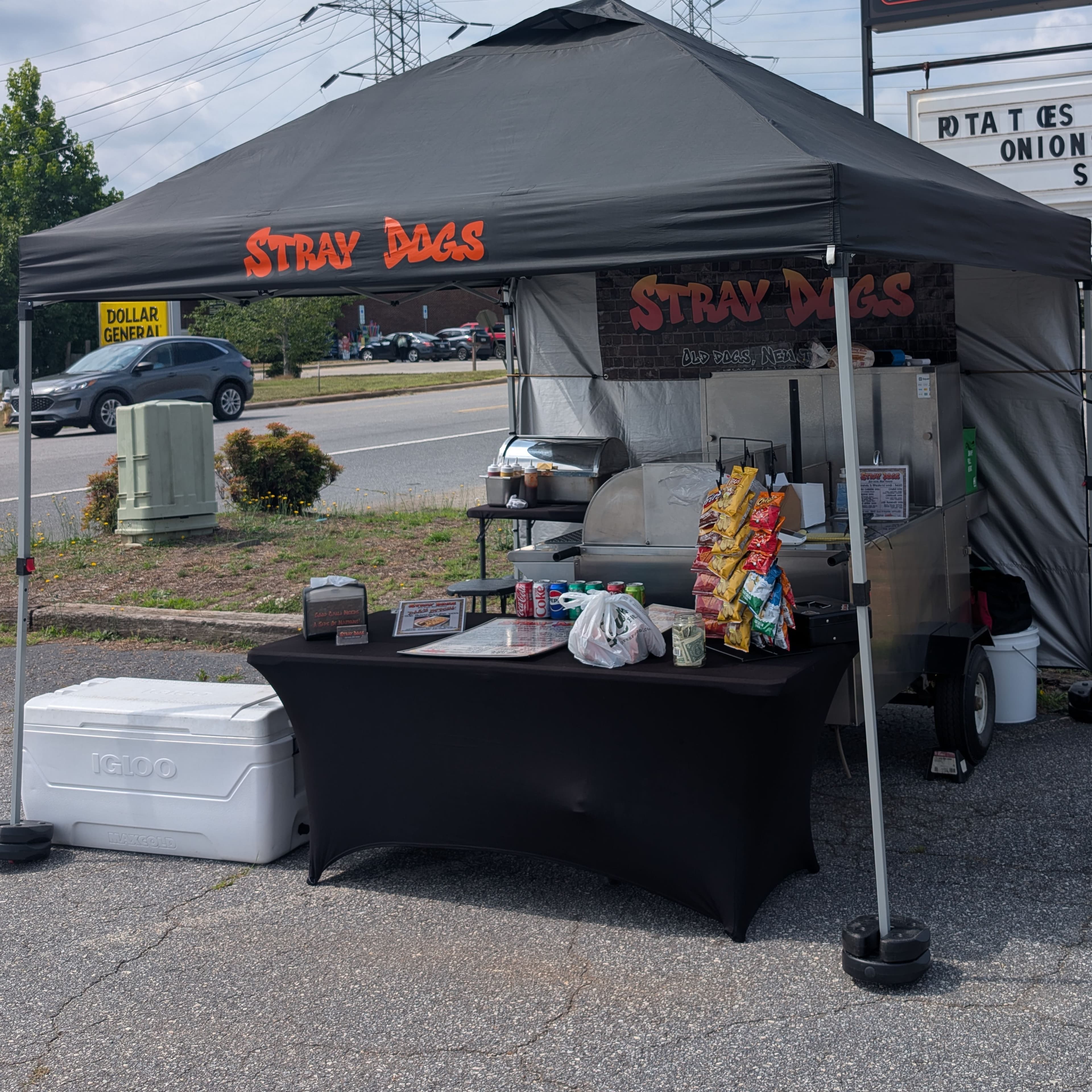 Stray Dogs Hot Dogs logo